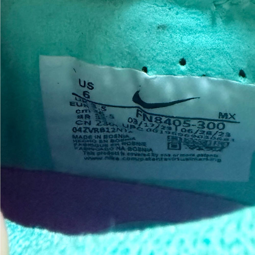 Nike Women's 6 phantom, Luna elite TF- Teal and Purple - Picture 6 of 8